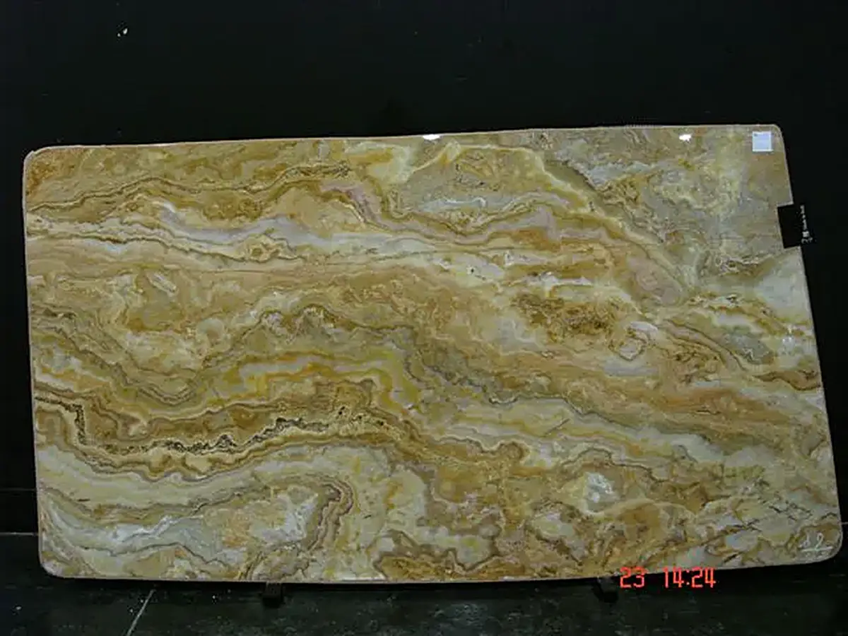 Golden Flow Light Onyx onyx slab surface – Marmi di Carrara – black, green (1)