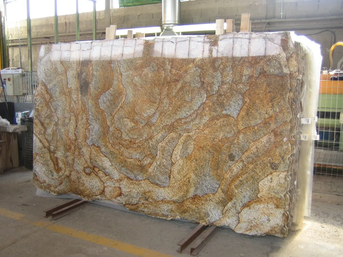 Golden Hill мрамор, поверхность плиты – Marmi di Carrara – серый, золотистый (2)