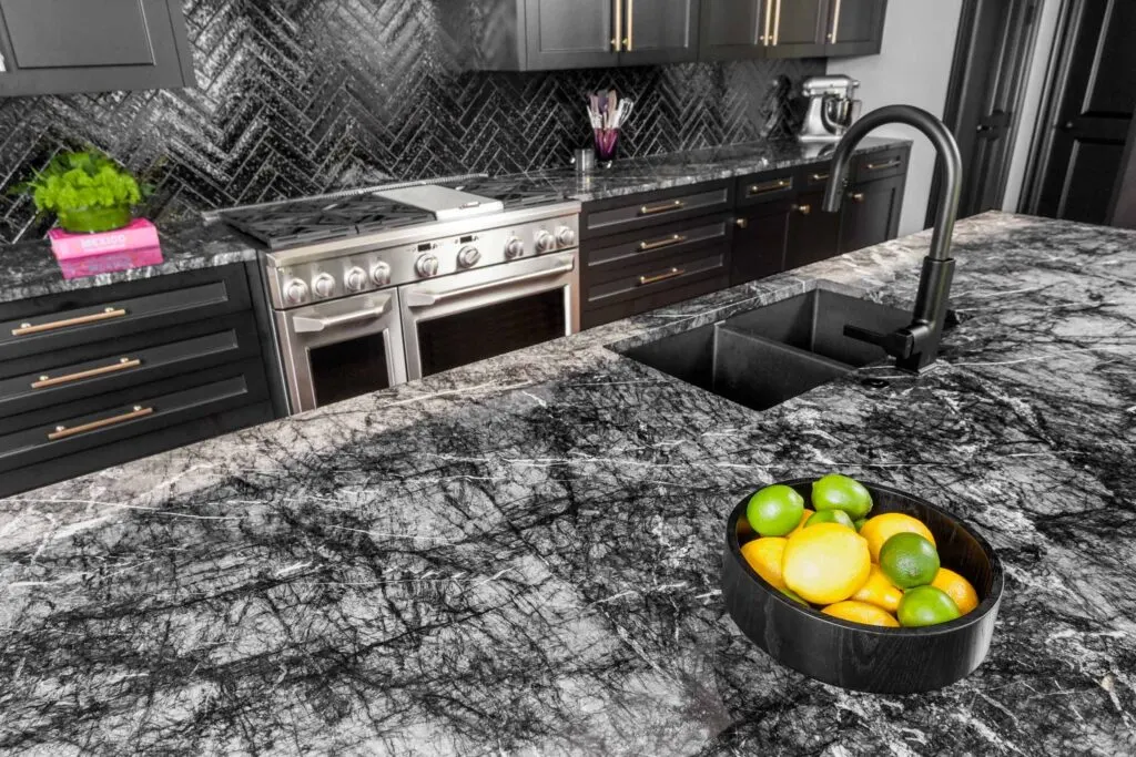 Grigio Carnico мрамор, поверхность плиты – Marmi di Carrara – антрацитовый, чёрный (10)