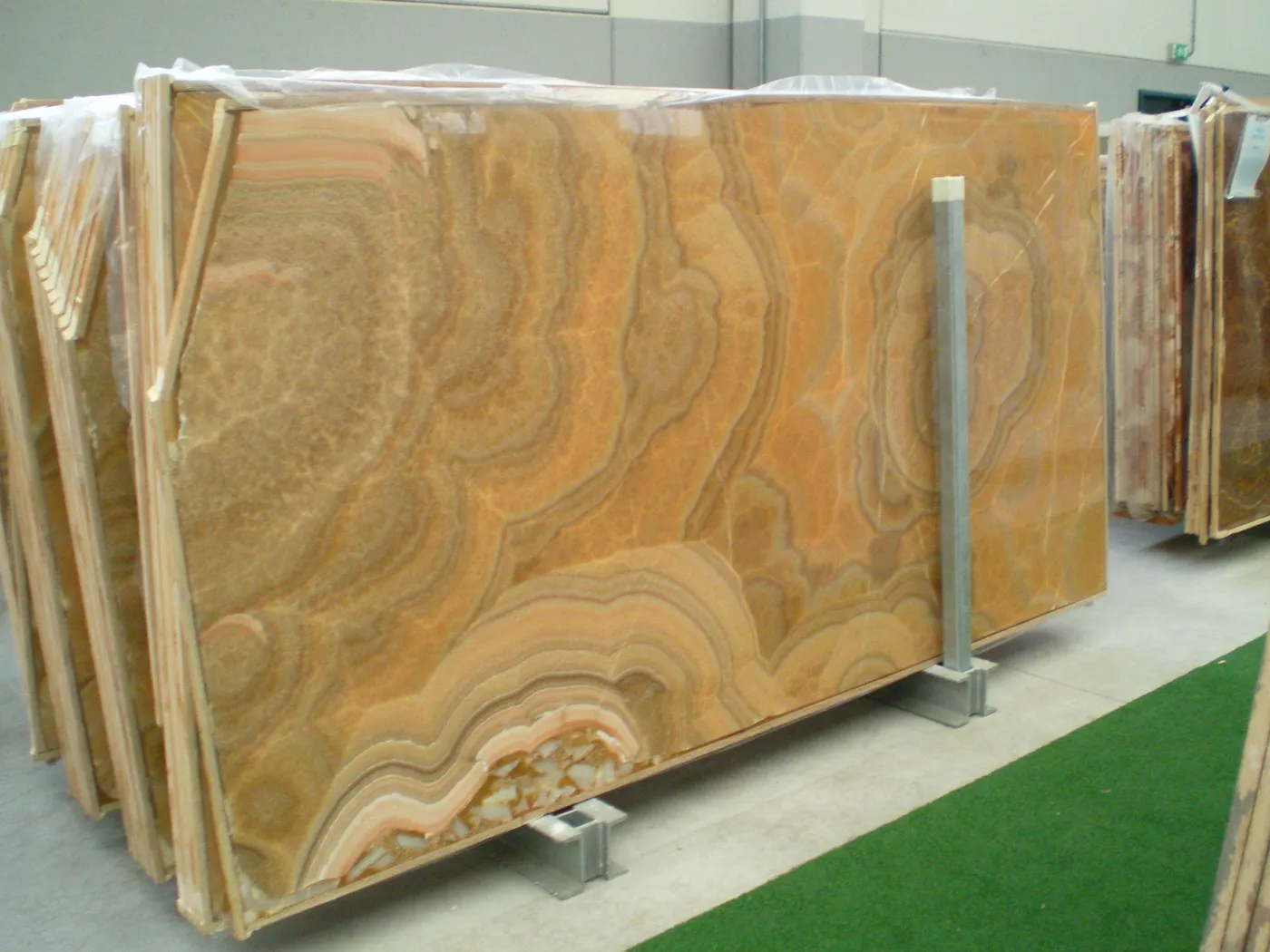 Honey Onyx marbre, surface de dalle – Marmi di Carrara – doré, brun (2)