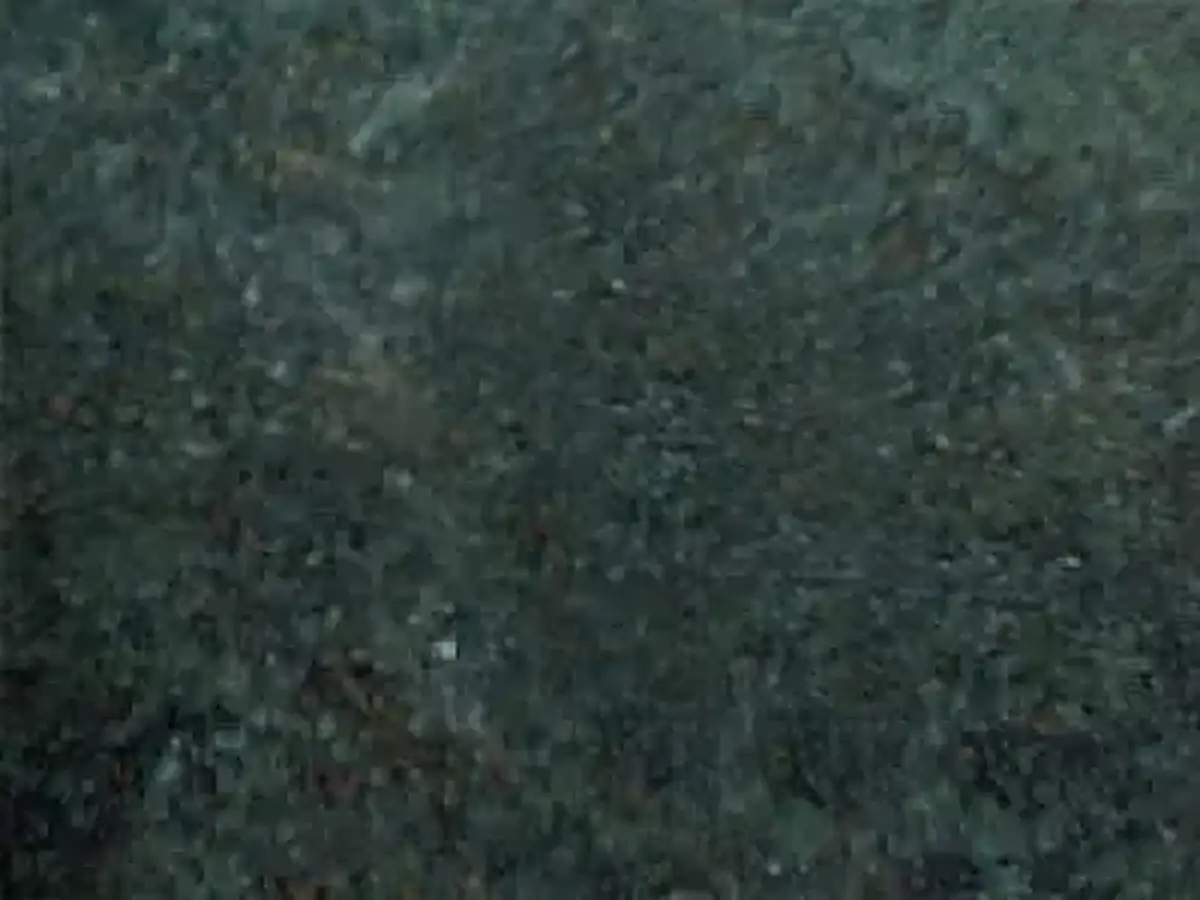 Iran G 187 granito, muestra pulida – Marmi di Carrara – antracita, negro (1)
