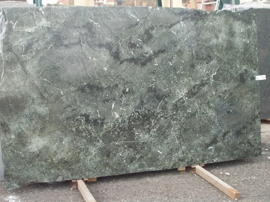 Jurassik marmo, superficie di lastra – Marmi di Carrara – grigio, grigio chiaro (1)