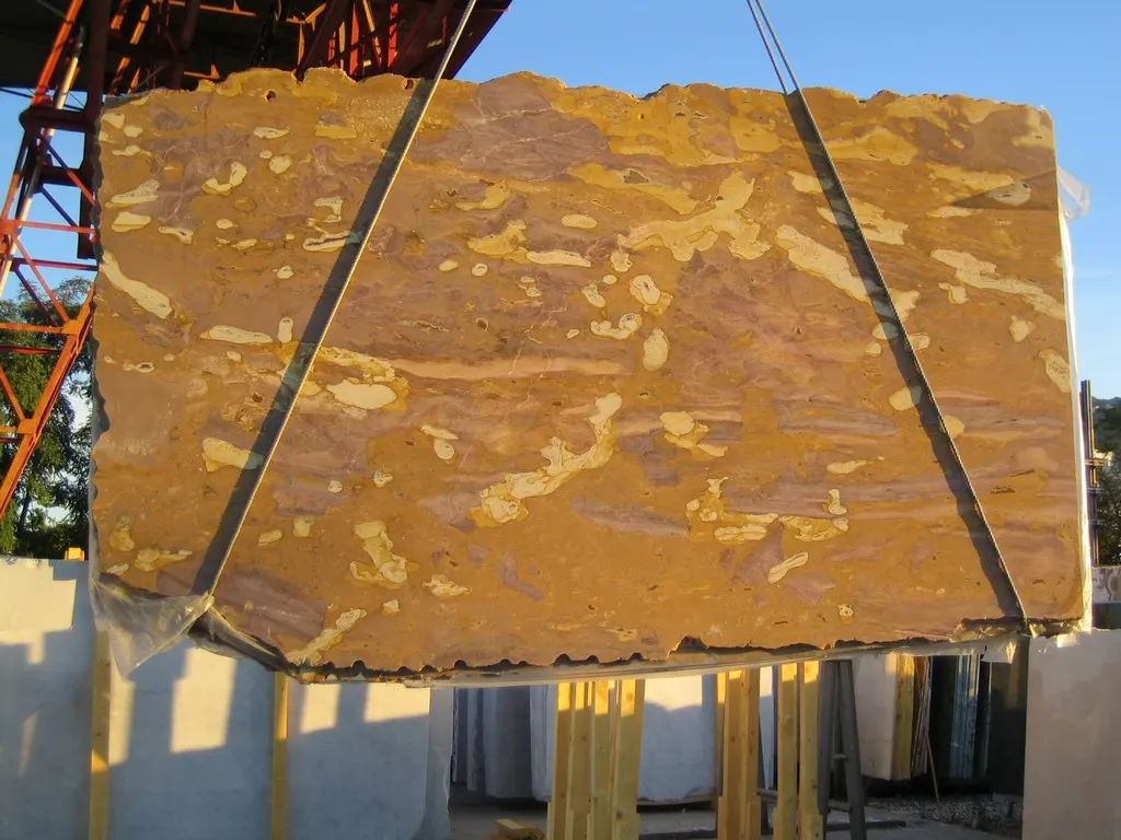 Jurassik Gold marble slab surface – Marmi di Carrara – gold, brown (1)