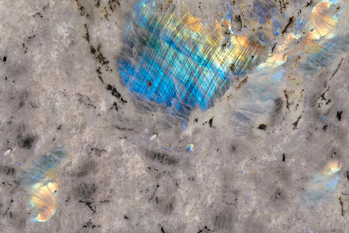 Labradorite Bianca Granit, polierte Probe – Marmi di Carrara – grau, beige (1)