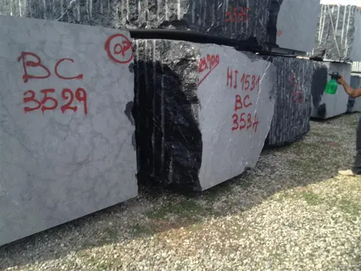 Nero Marquina мрамор, поверхность плиты – Marmi di Carrara – серый, зелёный (10)