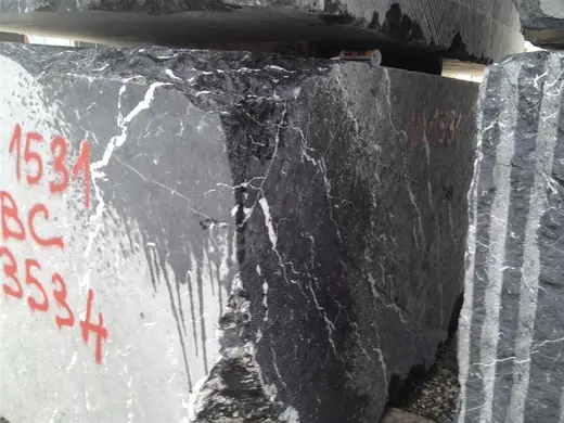Nero Marquina мрамор, поверхность плиты – Marmi di Carrara – антрацитовый, серый (11)
