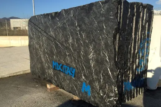 Nero Marquina мрамор, поверхность плиты – Marmi di Carrara – антрацитовый, зелёный (16)