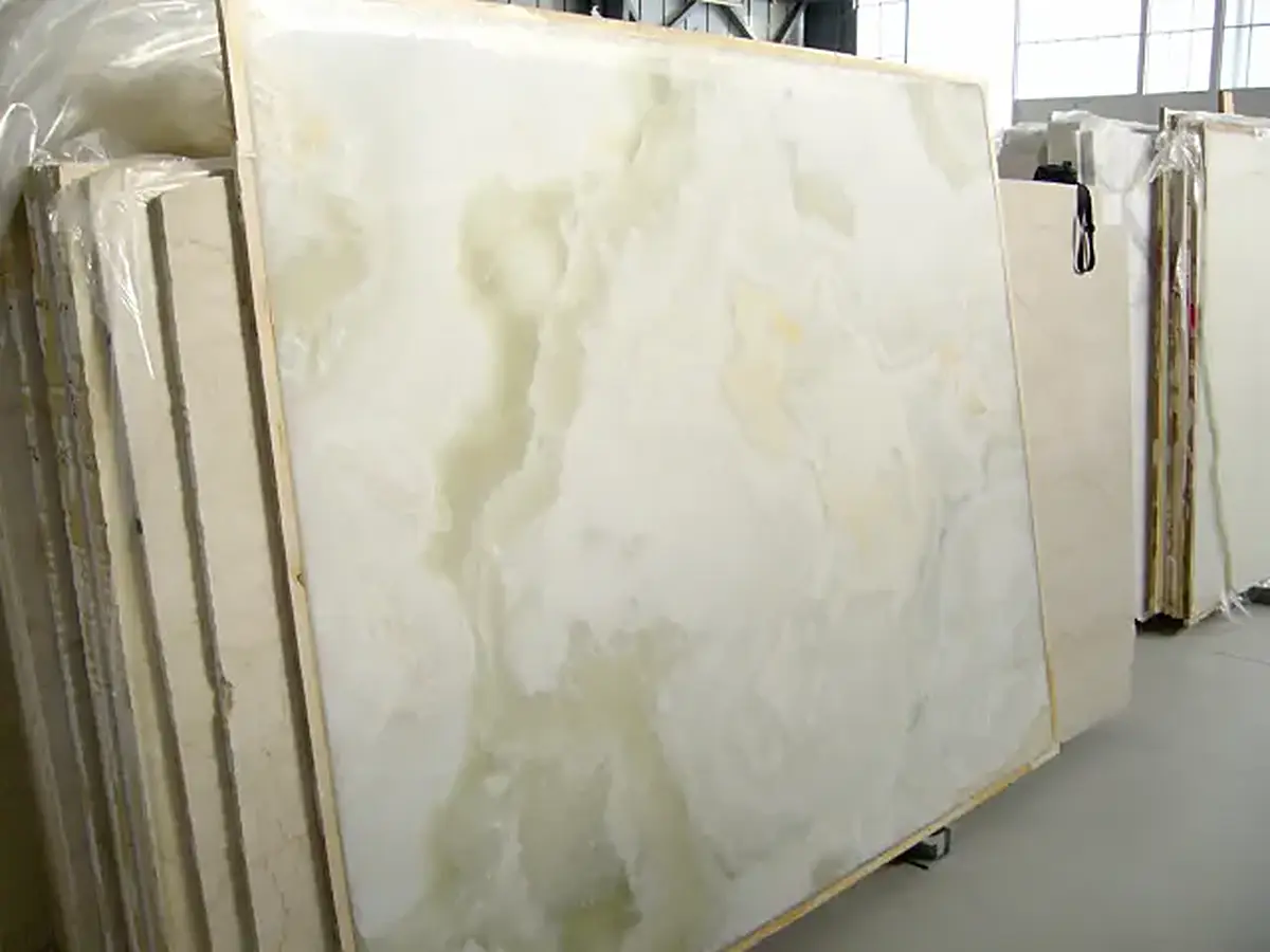 Onice Bianco оникс, поверхность плиты – Marmi di Carrara – бежевый, светло-серый (18)