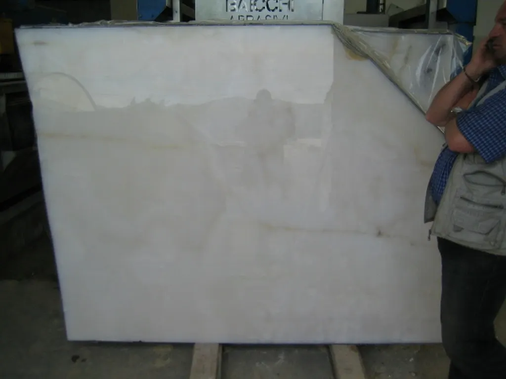 Onice Bianco onyx, surface de dalle – Marmi di Carrara – gris, noir (43)