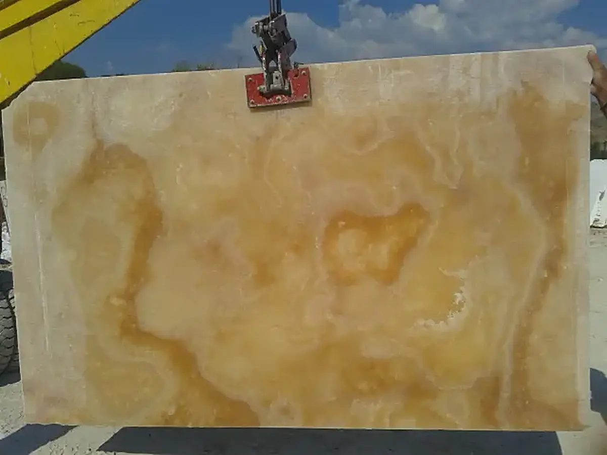 Onice Miele ónix, superficie de losa – Marmi di Carrara – dorado, verde (6)