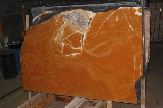 Orange Onyx onyx slab surface – Marmi di Carrara – rust red, black (2)
