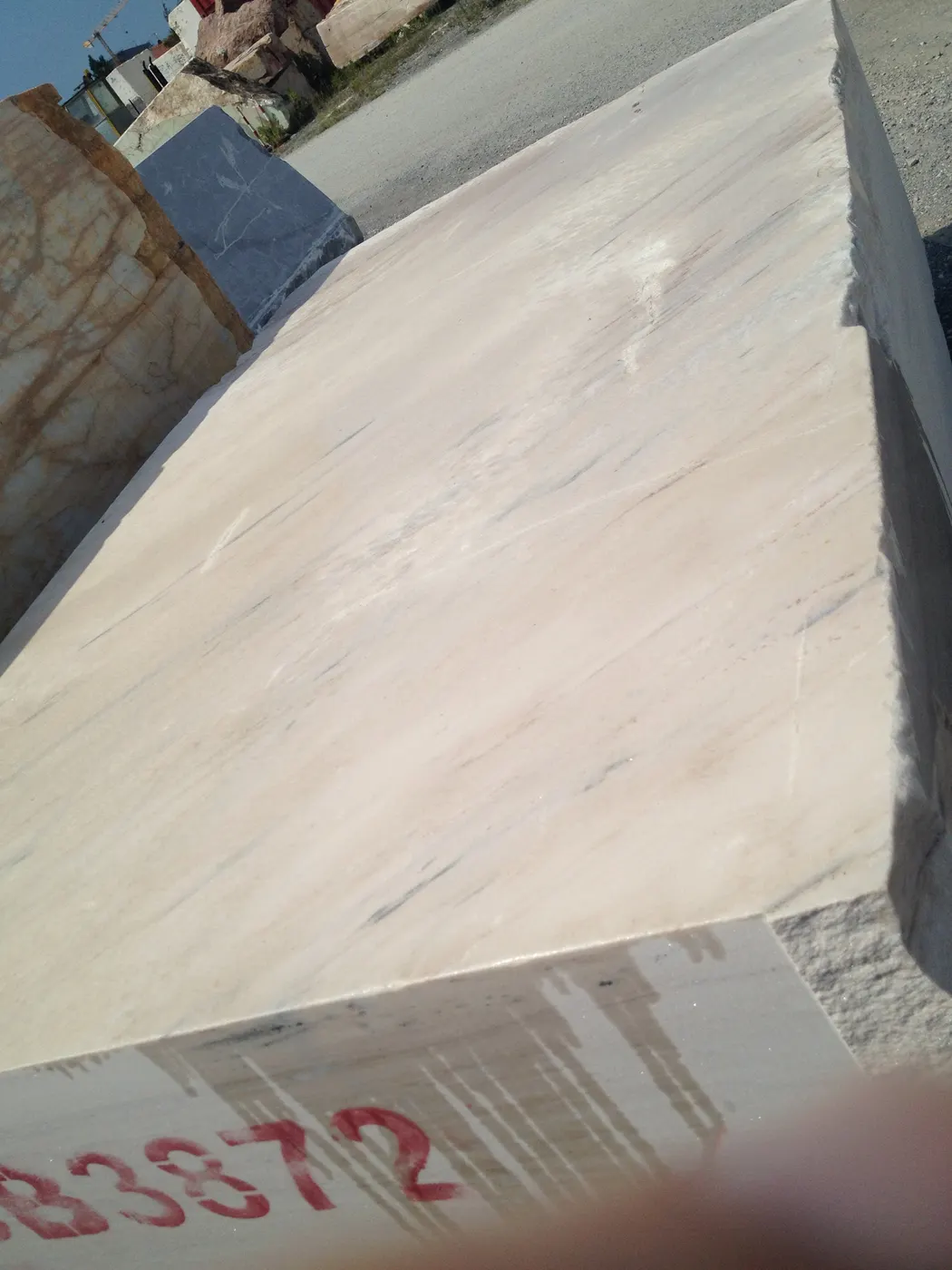 Palissandro Classico Extra marmo, superficie di lastra – Marmi di Carrara – avorio, grigio (1)