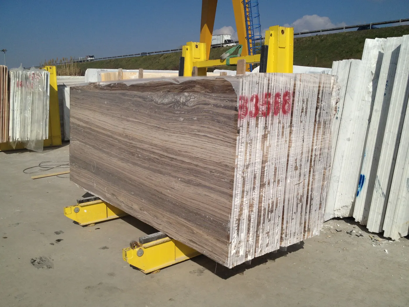 Palissandro Oniciato Marmor, Plattenoberfläche – Marmi di Carrara – grau, beige (3)