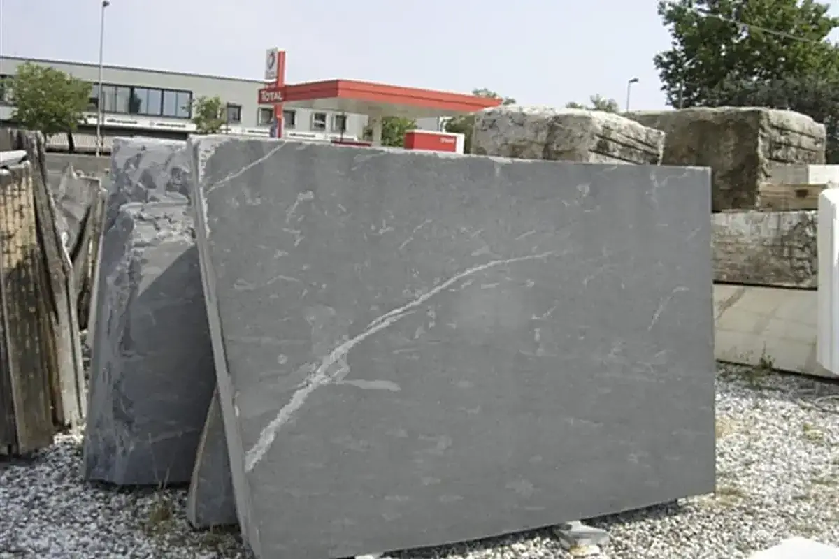 Pietra Del Cardoso pierre naturelle, surface de dalle – Marmi di Carrara – gris, anthracite (13)