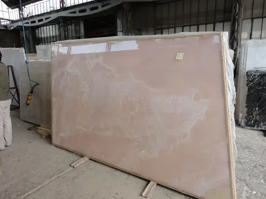 Pink Onyx оникс, поверхность плиты – Marmi di Carrara – серый, антрацитовый (14)
