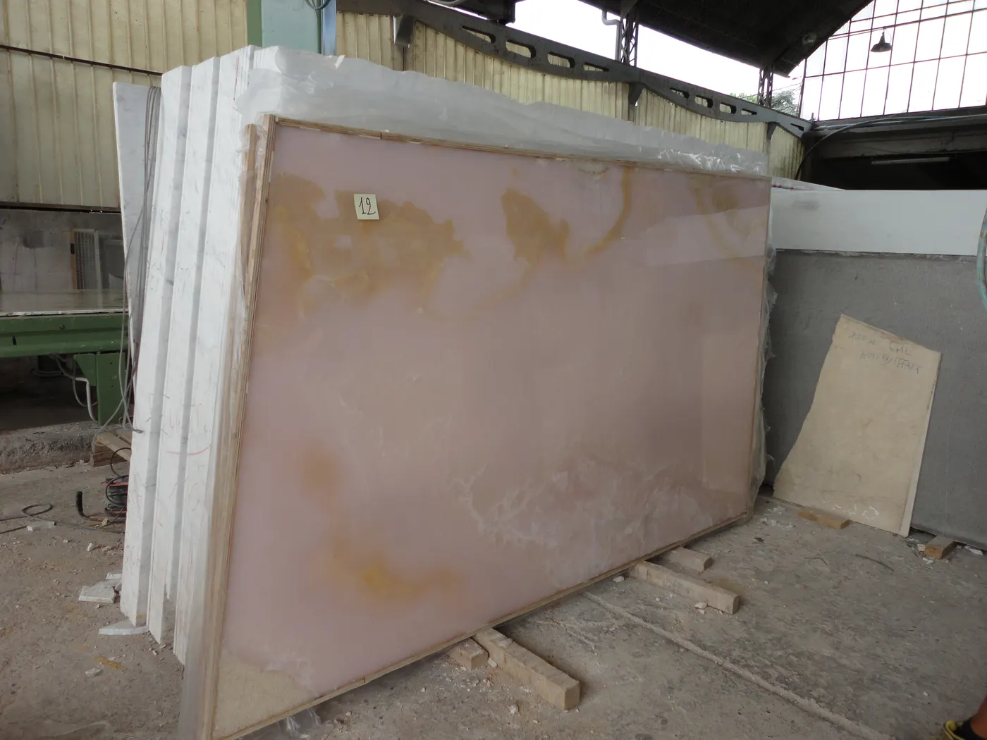 Pink Onyx Onyx, Plattenoberfläche – Marmi di Carrara – grau, grün (16)