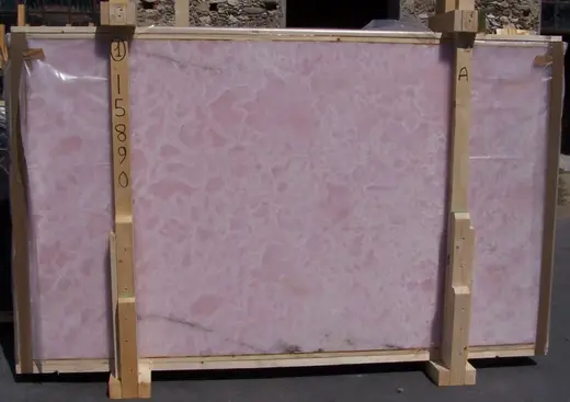 Pink Onyx оникс, поверхность плиты – Marmi di Carrara – серый, антрацитовый (20)