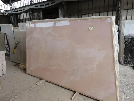 Pink Onyx оникс, поверхность плиты – Marmi di Carrara – серый, антрацитовый (7)
