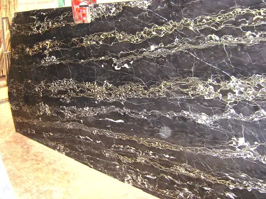 Portoro marbre, surface de dalle – Marmi di Carrara – vert, gris (15)