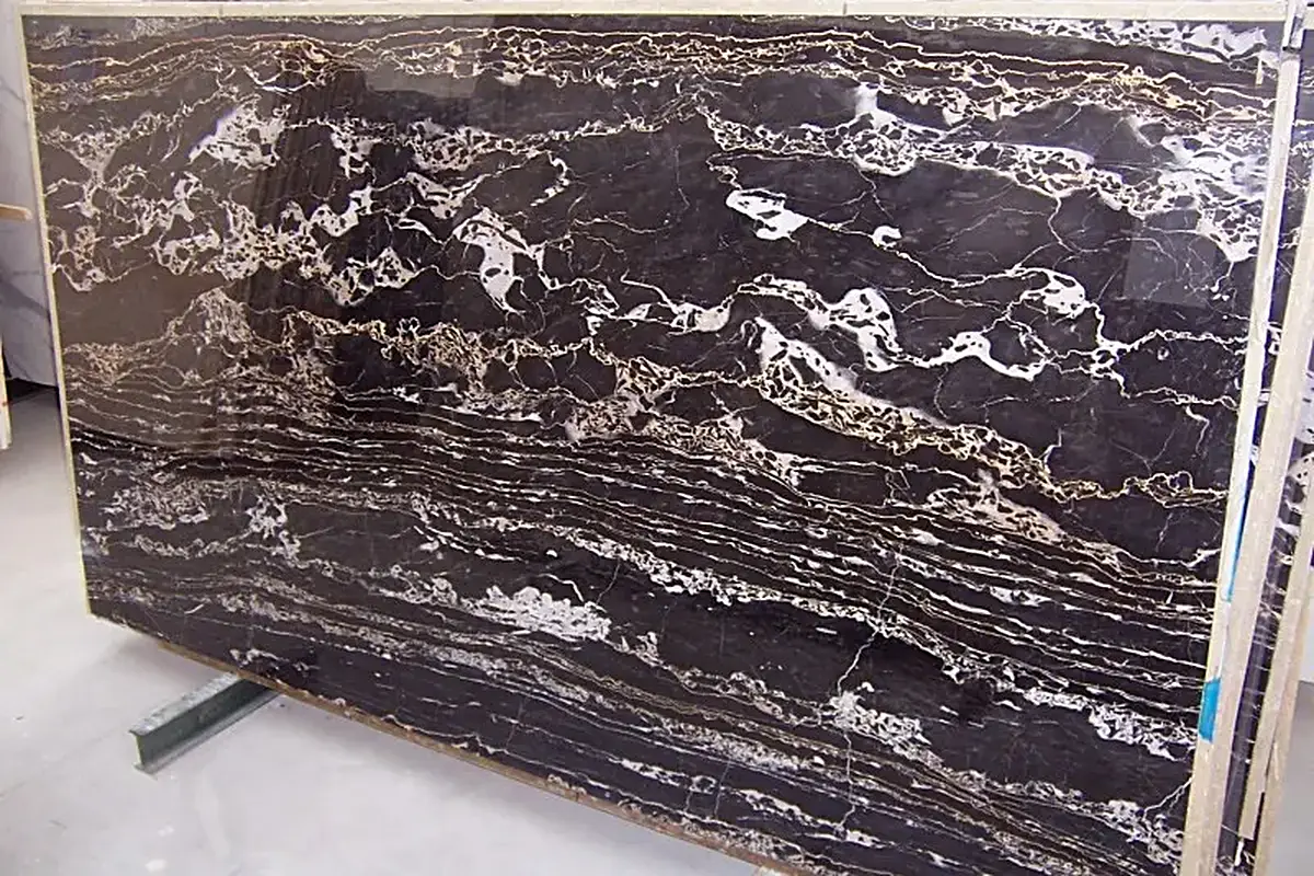 Portoro mármol, superficie de losa – Marmi di Carrara – antracita, violeta (30)