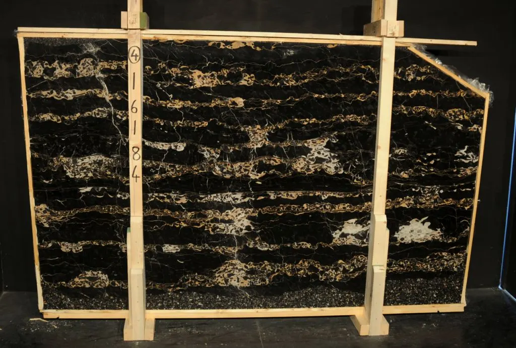 Portoro marbre, surface de dalle – Marmi di Carrara – noir, brun (31)