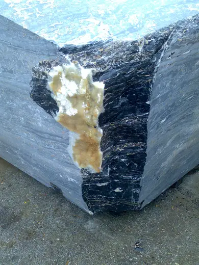 Portoro marbre, bloc de carrière – Marmi di Carrara – vert, gris (6)