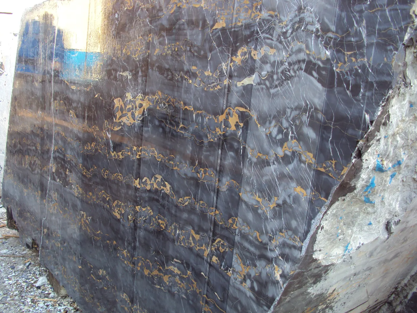 Portoro Extra marble slab surface – Marmi di Carrara – grey, violet (2)