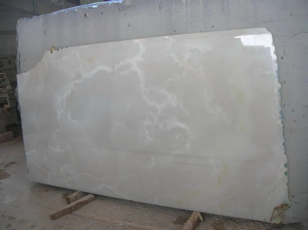 Pure White Onyx onyx slab surface – Marmi di Carrara – grey, light grey (1)