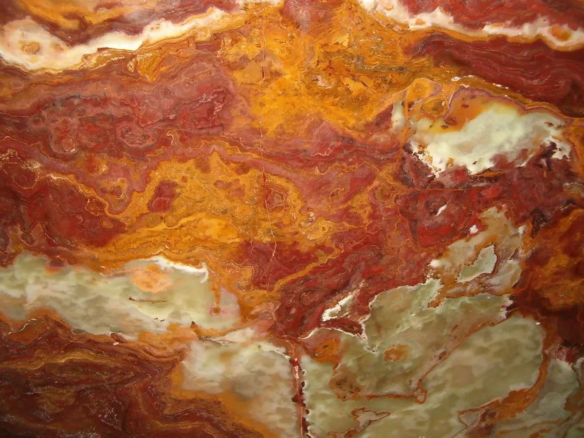 Red Onyx onyx, surface de dalle – Marmi di Carrara – doré, rouge rouille (1)