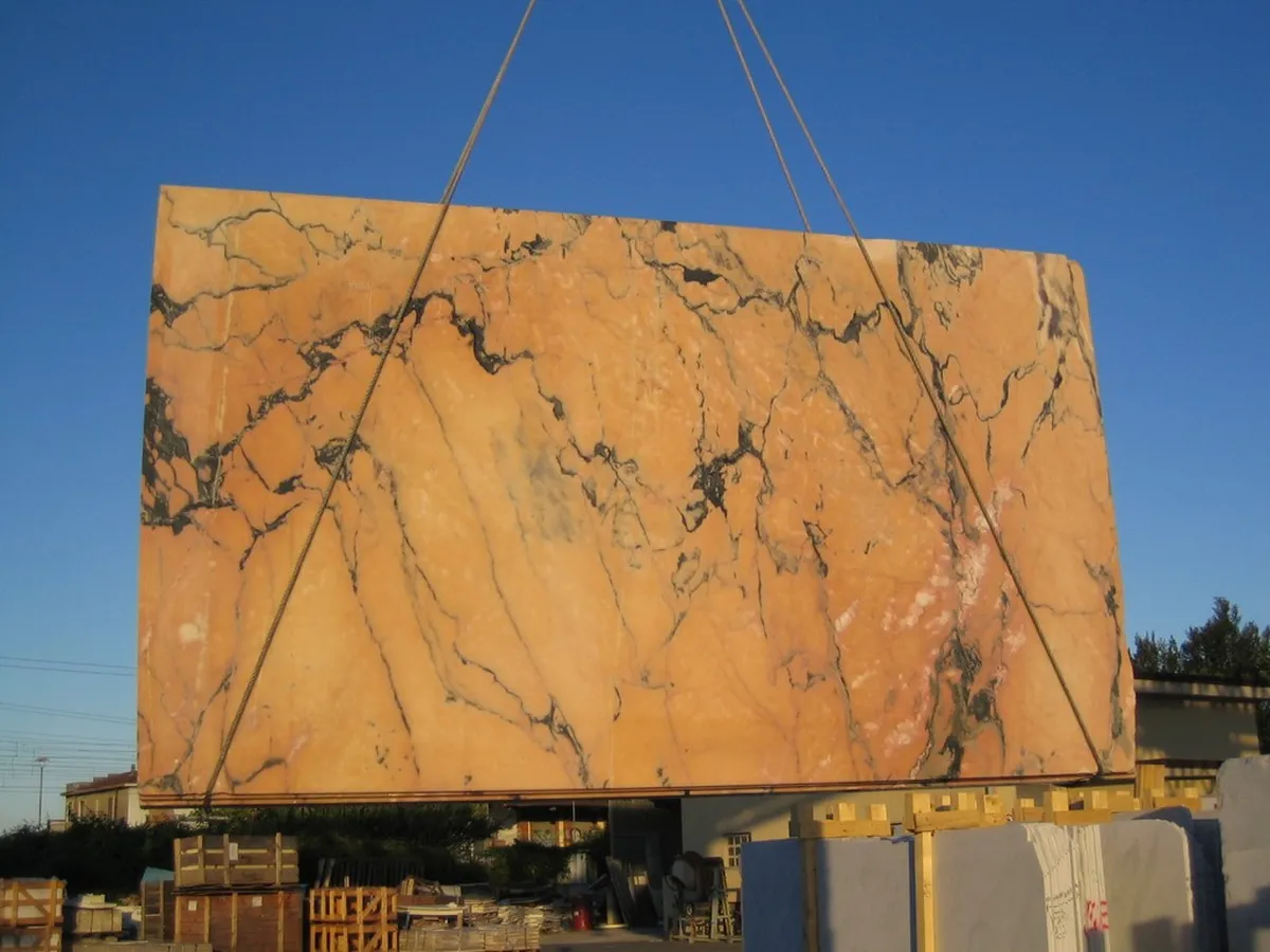 Rosa Portogallo marble slab surface – Marmi di Carrara – gold, blue (2)