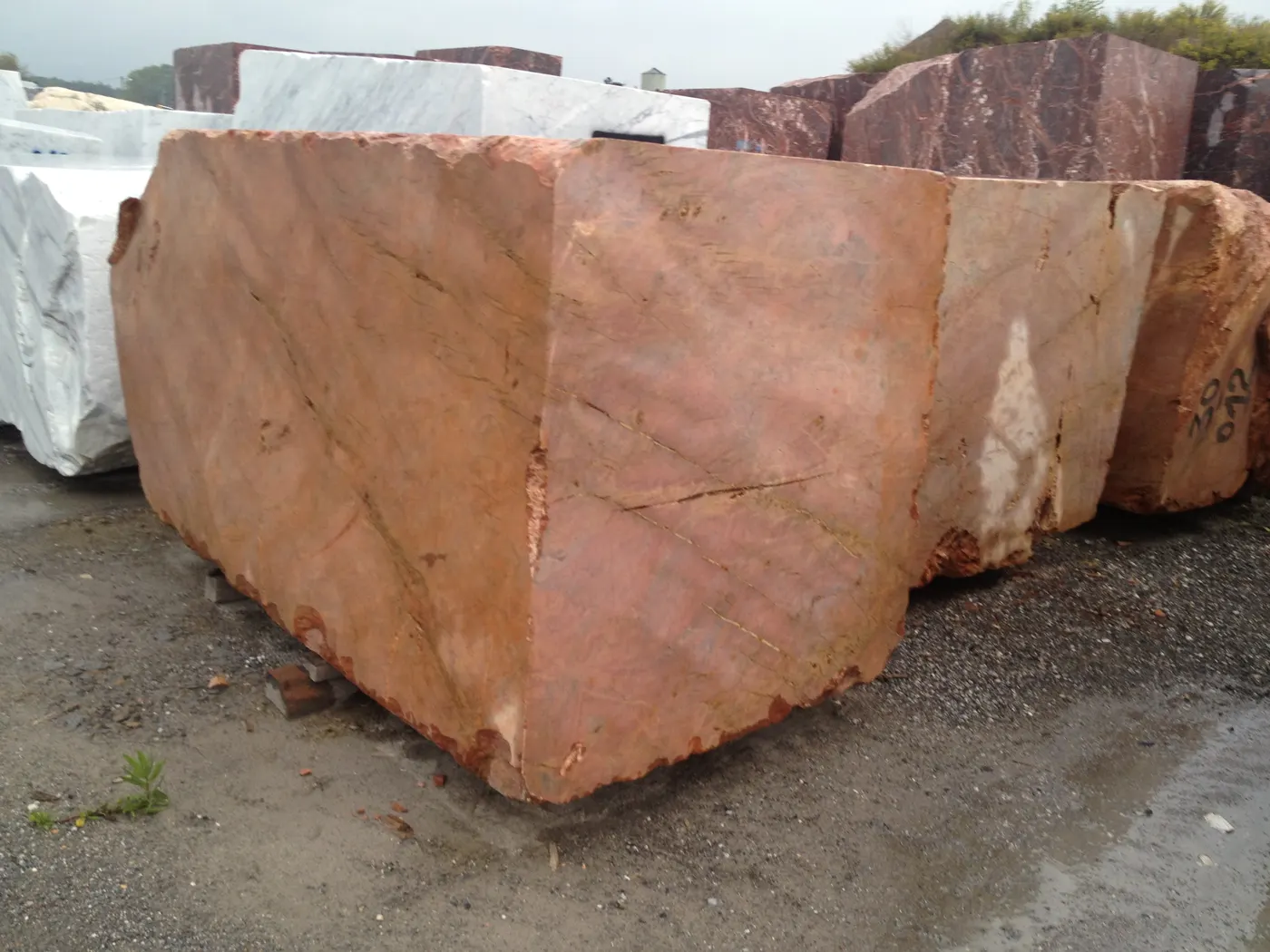 Rosso Damasco Marmor, Steinbruchblock – Marmi di Carrara – grau, violett (10)