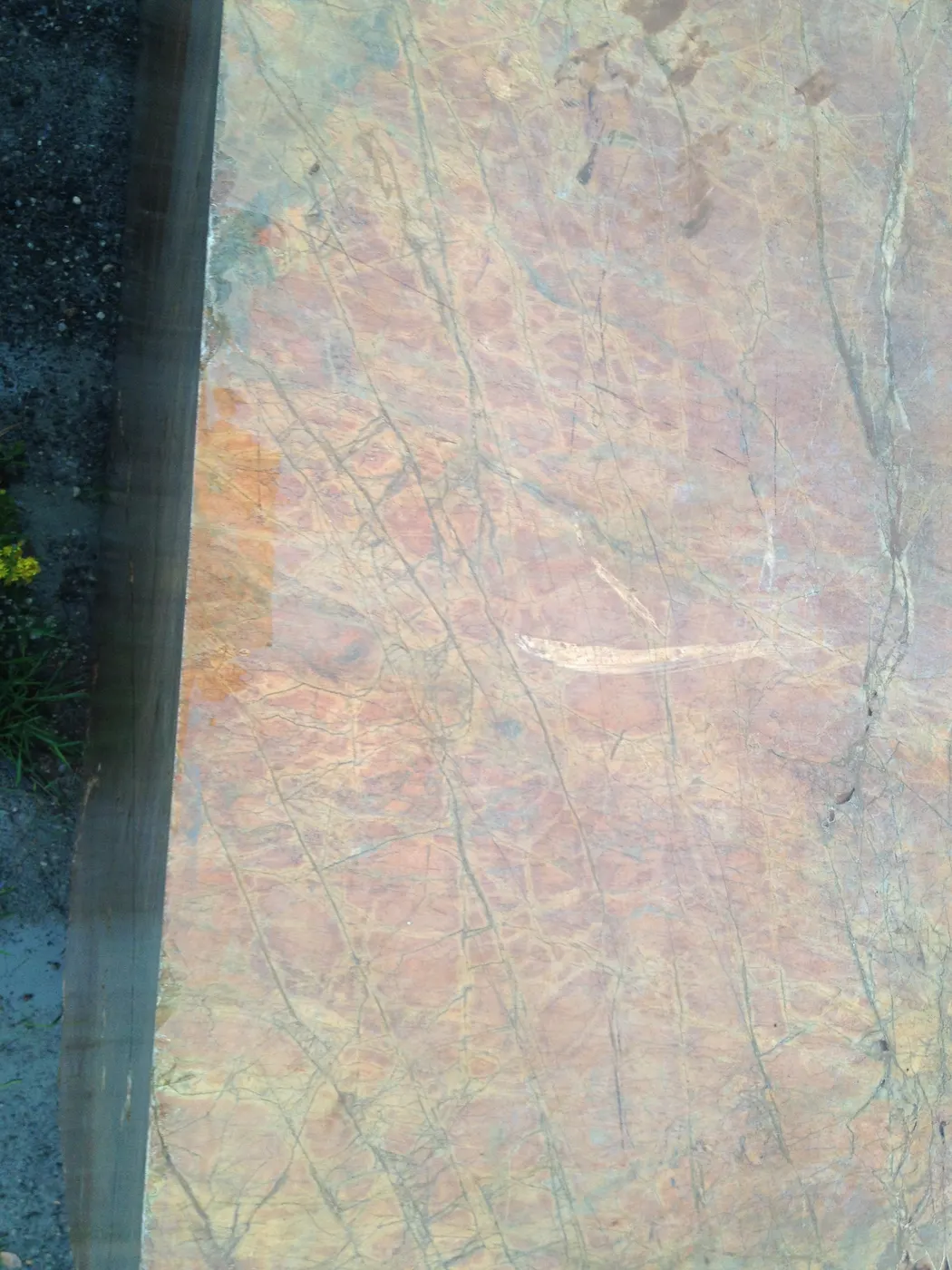 Rosso Damasco Marmor, Steinbruchblock – Marmi di Carrara – hellgrau, anthrazit (2)