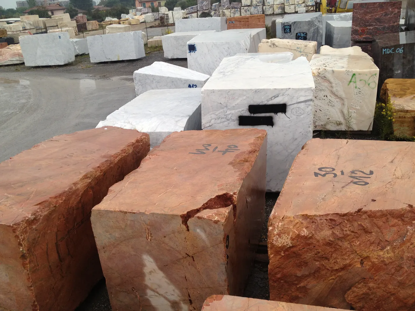 Rosso Damasco marble quarry block – Marmi di Carrara – brown, grey (9)