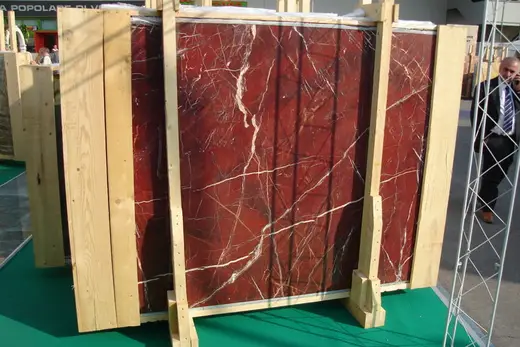 Rosso Diaspro mármol, superficie de losa – Marmi di Carrara – rojo óxido, gris (15)