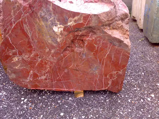 Rosso Diaspro mármol, bloque de cantera – Marmi di Carrara – rojo óxido, gris (7)