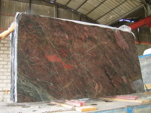 Rosso Fuoco mármol