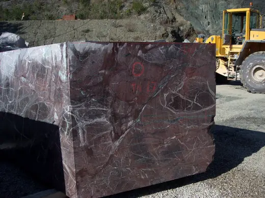 Rosso Levanto sandstone slab surface – Marmi di Carrara – brown, violet (1)