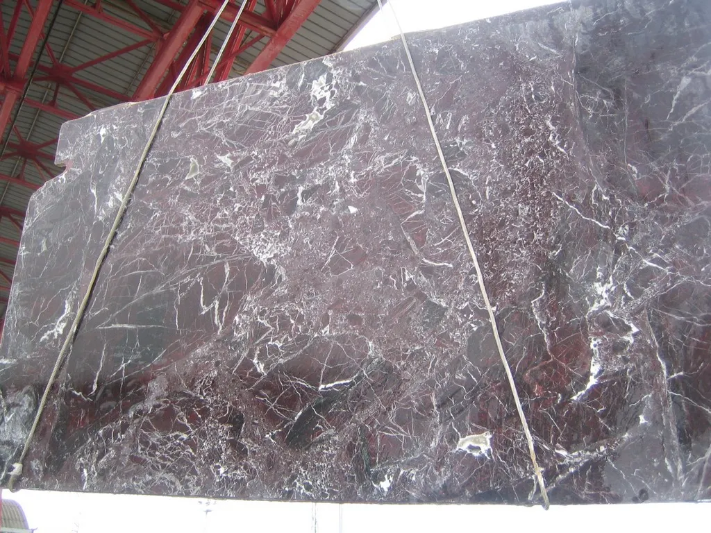 Rosso Levanto Sandstein, Plattenoberfläche – Marmi di Carrara – grau, anthrazit (12)