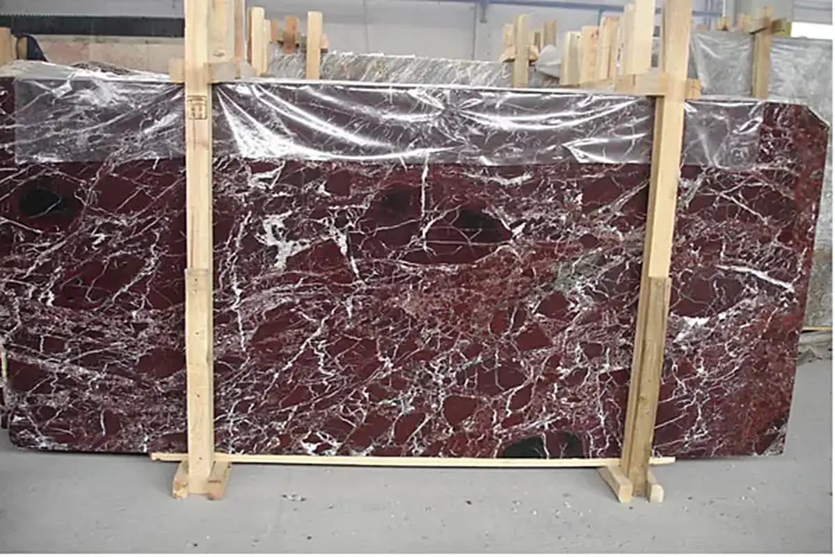 Rosso Levanto sandstone slab surface – Marmi di Carrara – light grey, charcoal (17)
