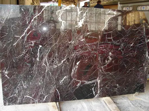Rosso Levanto sandstone slab surface – Marmi di Carrara – charcoal, violet (19)