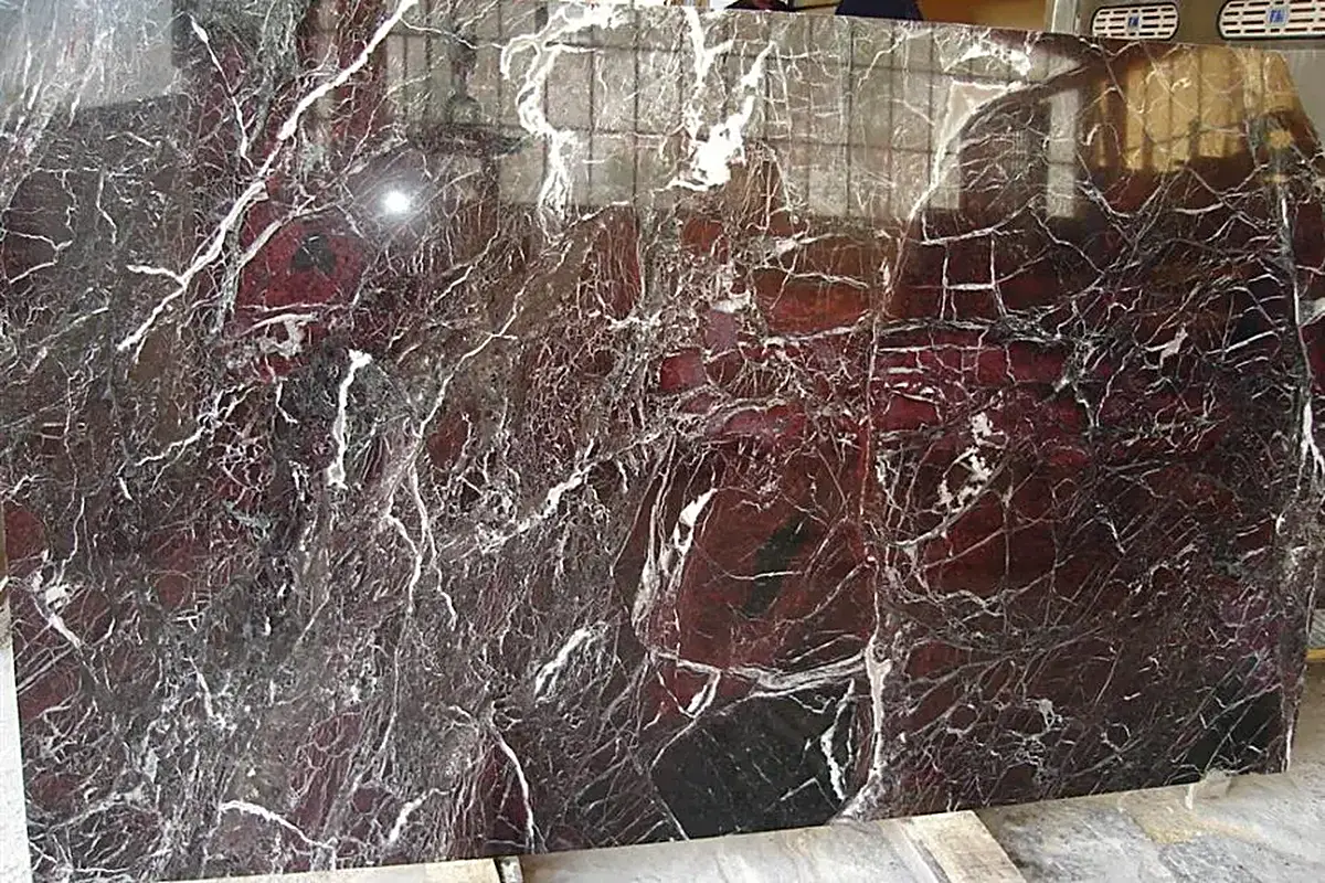 Rosso Levanto Sandstein, Plattenoberfläche – Marmi di Carrara – anthrazit, grün (20)