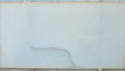 Royal White Onyx оникс, поверхность плиты – Marmi di Carrara – светло-серый, слоновая кость (4)