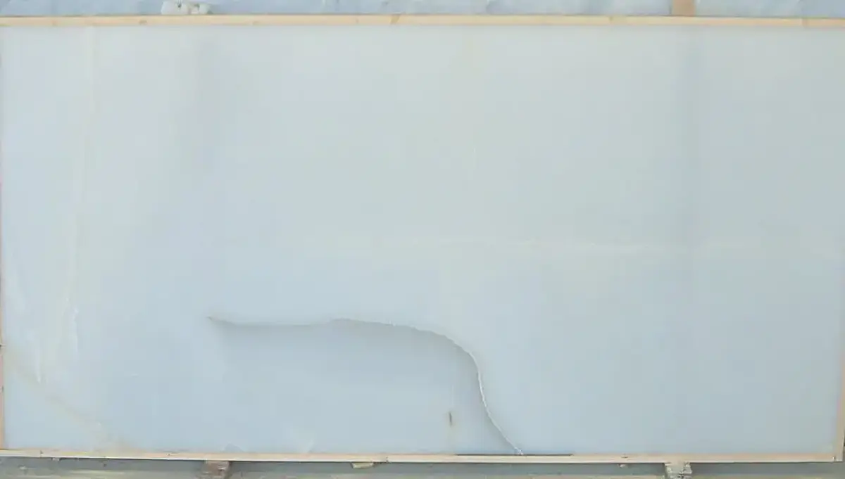 Royal White Onyx onyx slab surface – Marmi di Carrara – light grey, ivory (4)