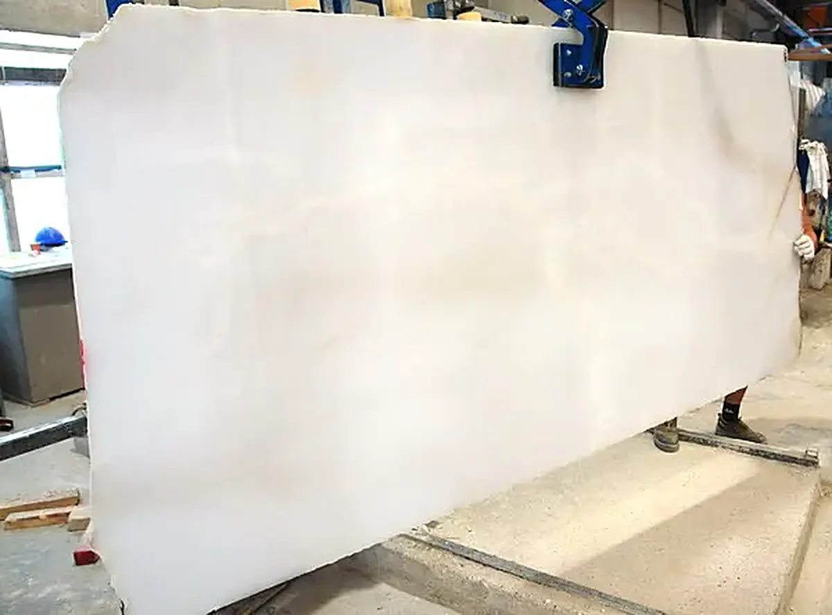 Royal White Onyx onyx slab surface – Marmi di Carrara – white, ivory (6)