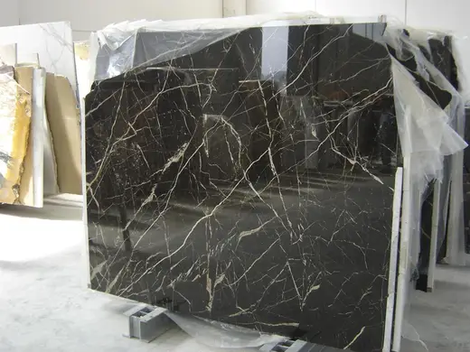 Saint Laurent mármol, superficie de losa – Marmi di Carrara – antracita, marfil (16)