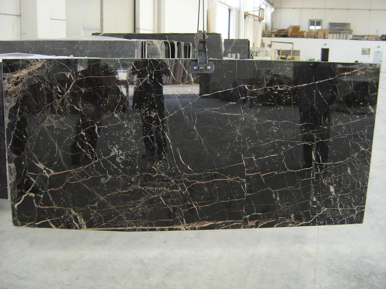 Saint Laurent marmo, superficie di lastra – Marmi di Carrara – antracite, grigio chiaro (8)