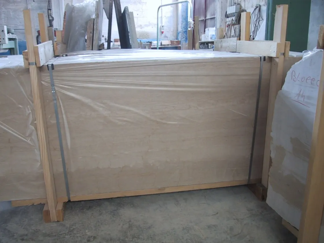 Serpeggiante limestone slab surface – Marmi di Carrara – grey, violet (11)
