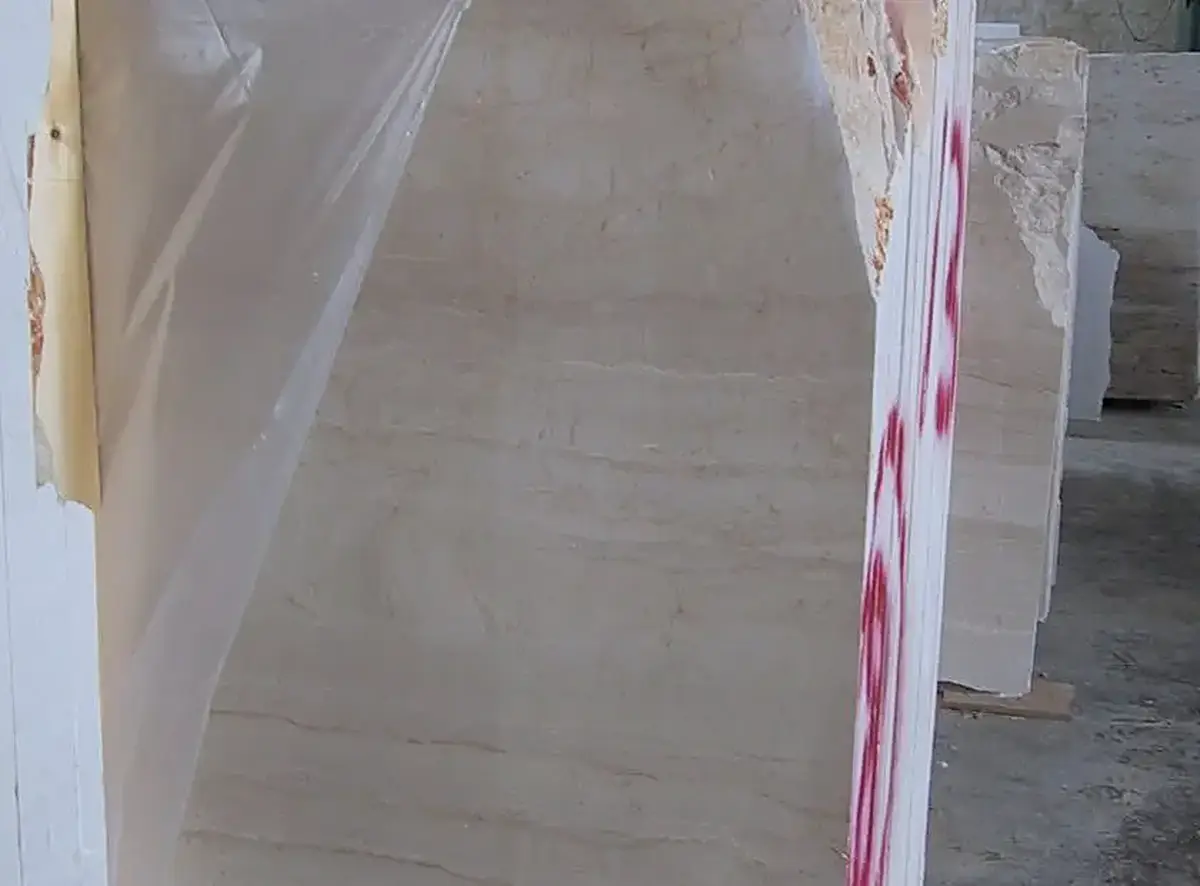 Serpeggiante calcare, superficie di lastra – Marmi di Carrara – grigio, grigio chiaro (14)