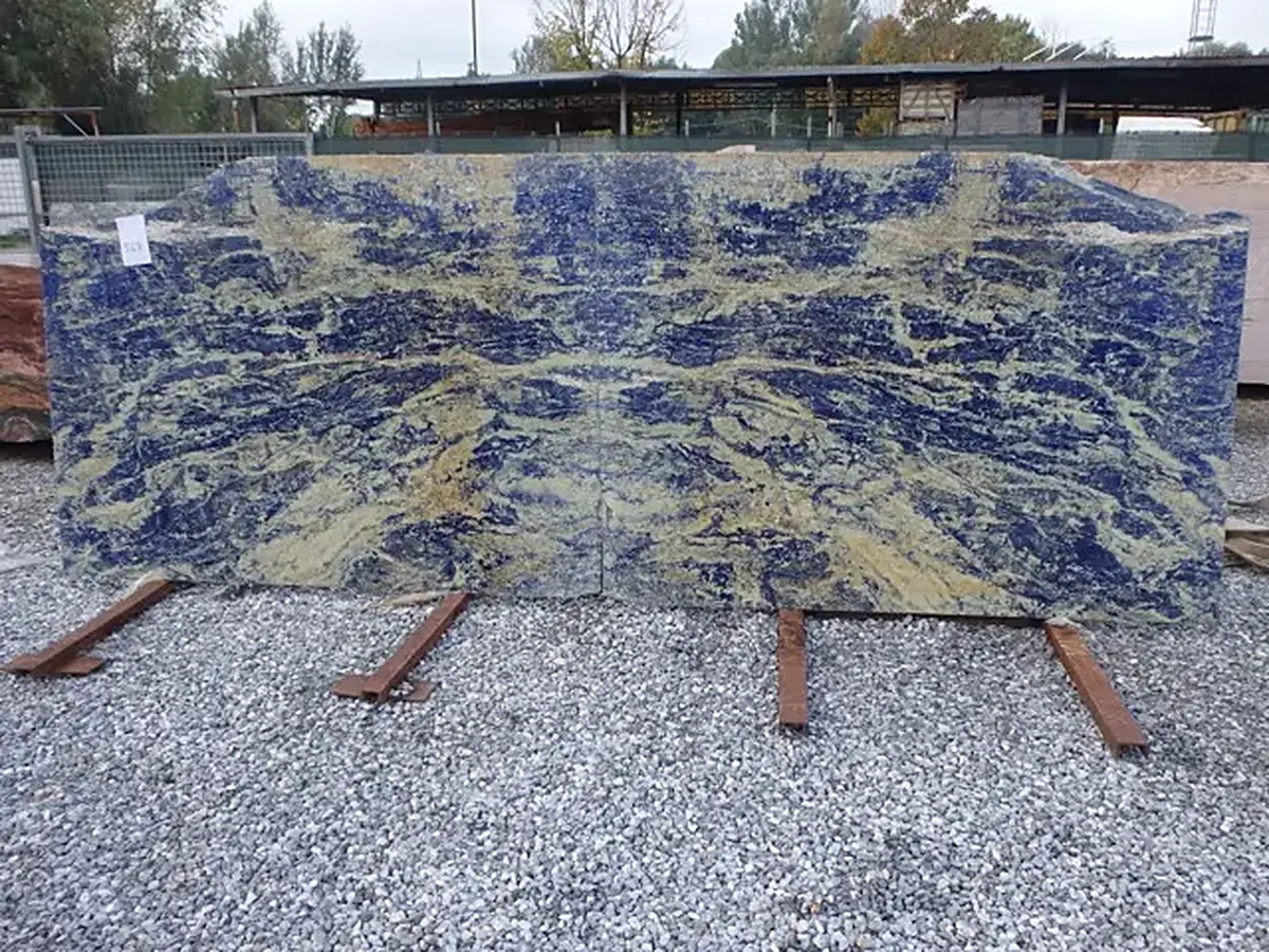 Sodalite Blue мрамор, поверхность плиты – Marmi di Carrara – светло-серый, фиолетовый (7)