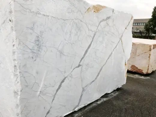 Statuarietto marbre, surface de dalle – Marmi di Carrara – ivoire, gris clair (36)